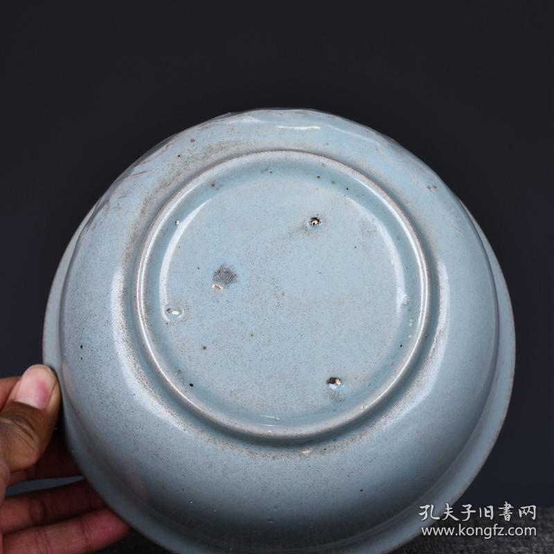 宋代汝窑天青釉荷花纹平口碗