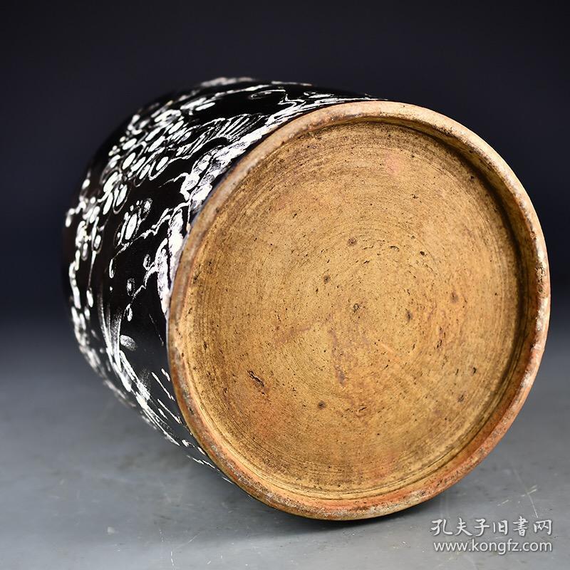 明洪武乌金釉松竹梅笔筒