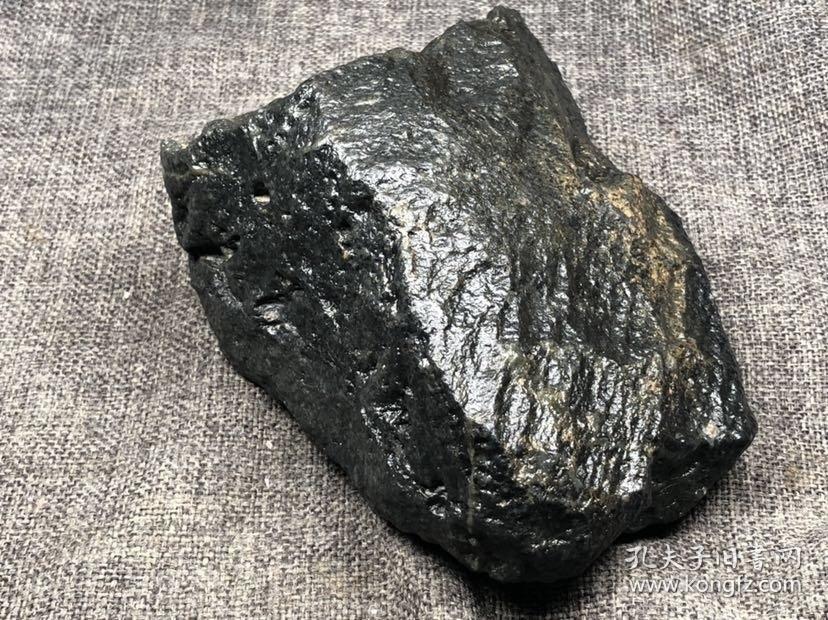 3460 精品级 和田玉 墨玉 戈壁料 原石 1401克