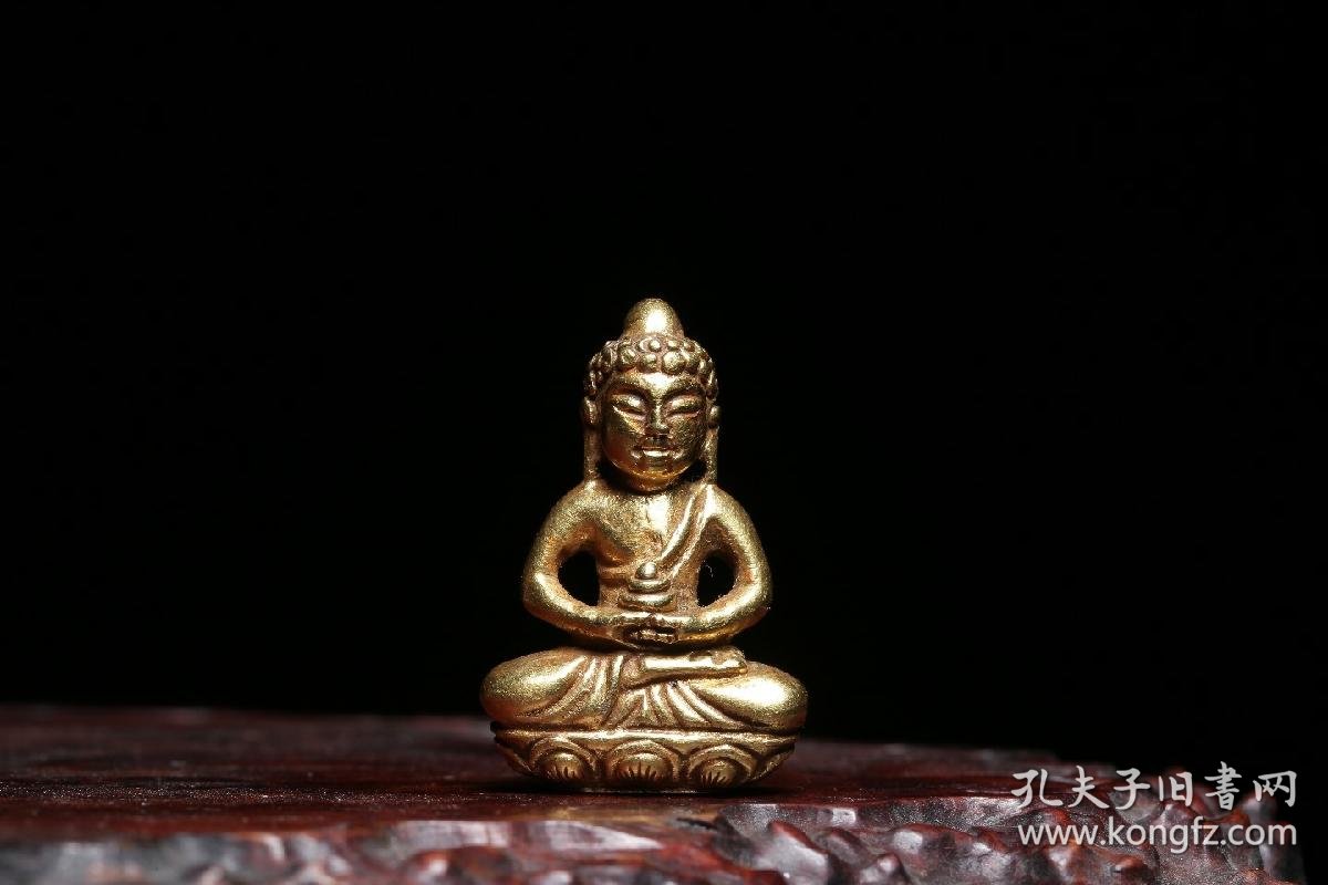 cd唐代:释迦牟尼小金佛高3.5厘米,长2.3厘米,宽1厘米,重23.