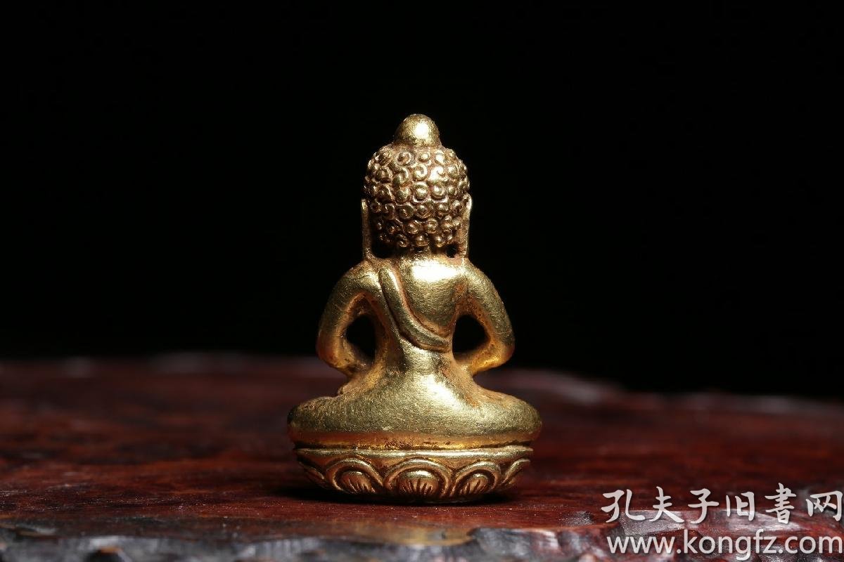 cd唐代:释迦牟尼小金佛高3.5厘米,长2.3厘米,宽1厘米,重23.