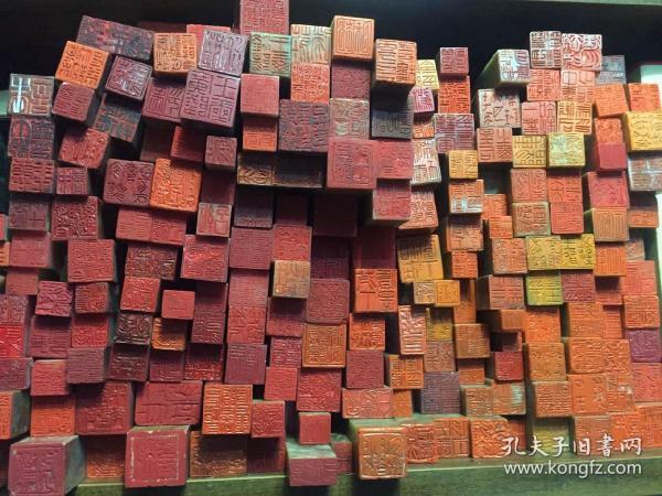 本人,小刀.书画院篆刻班成员,师从内蒙古大师朝洛蒙先生.