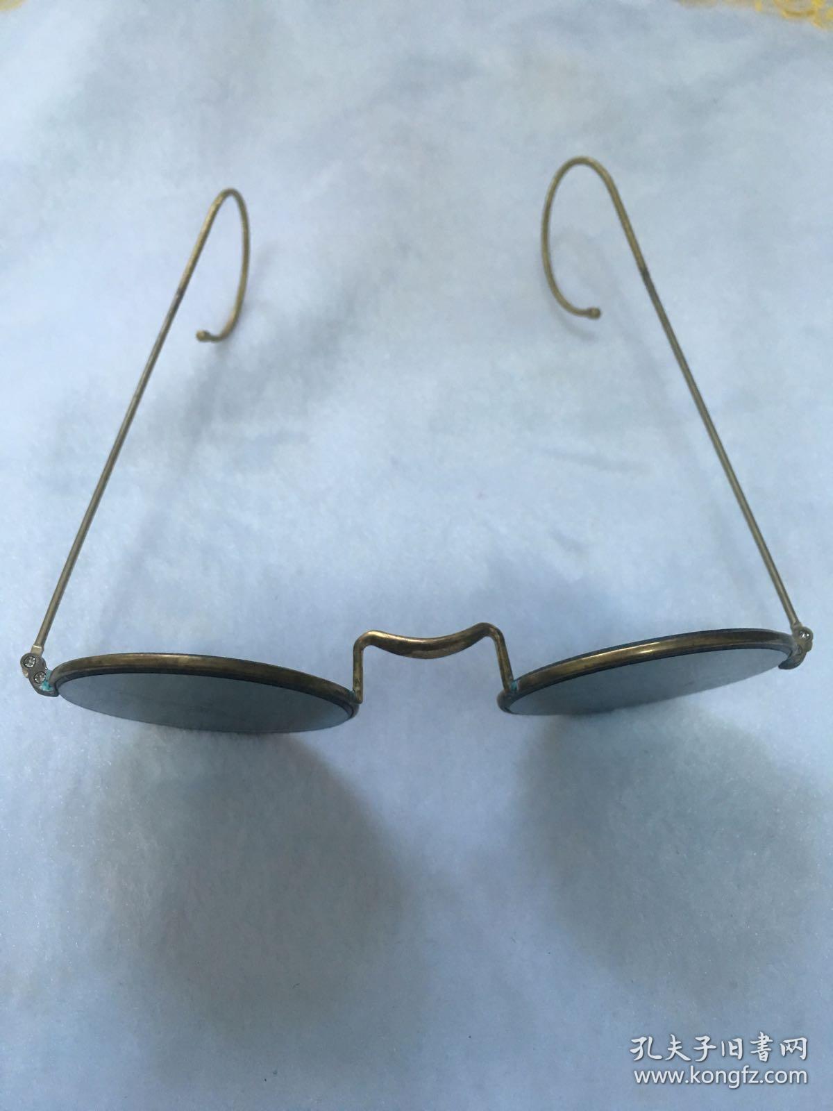 少见的,古老眼镜,年代不详,喜欢的朋友不要错过!