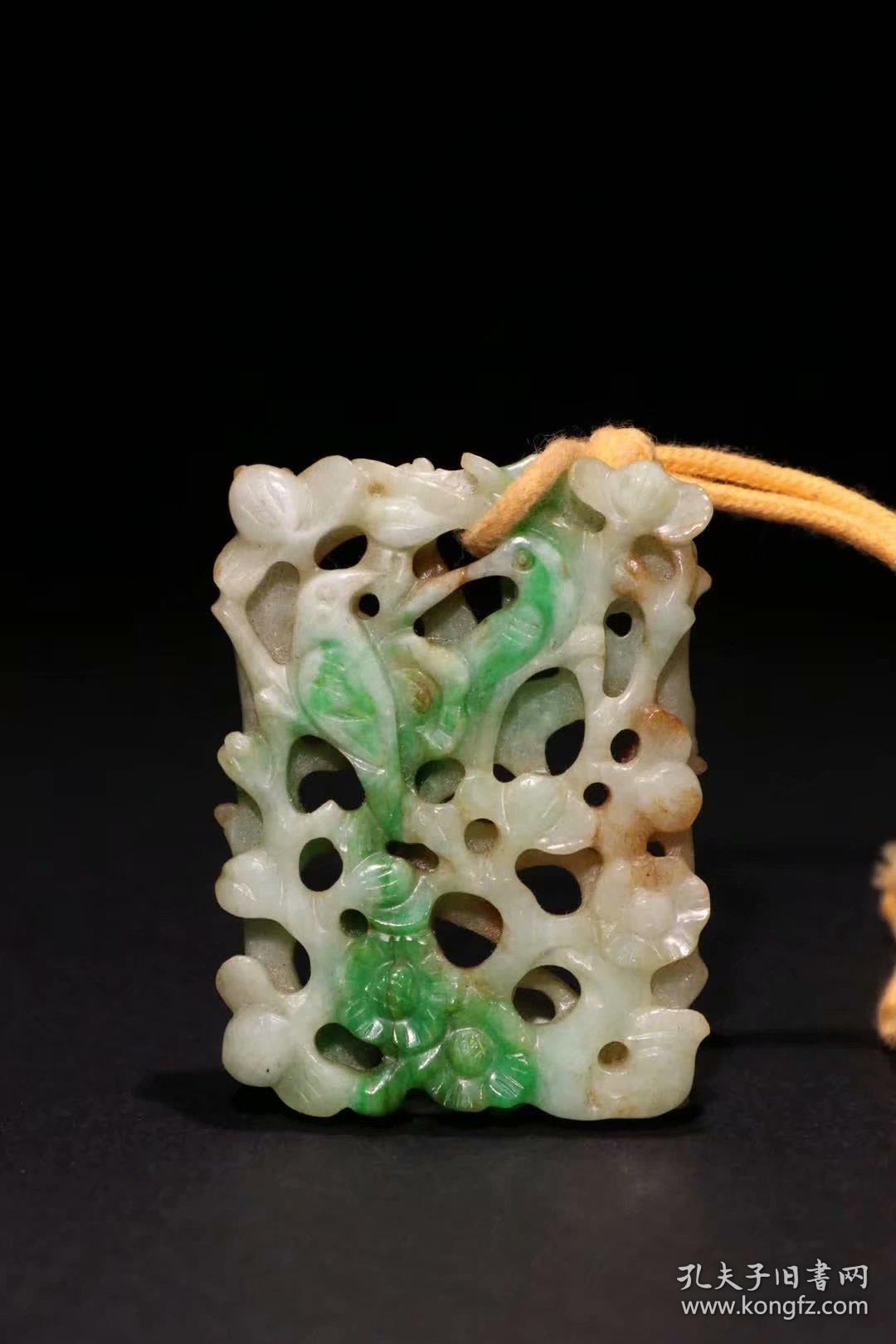 清代老翡翠透雕喜上眉梢挂佩