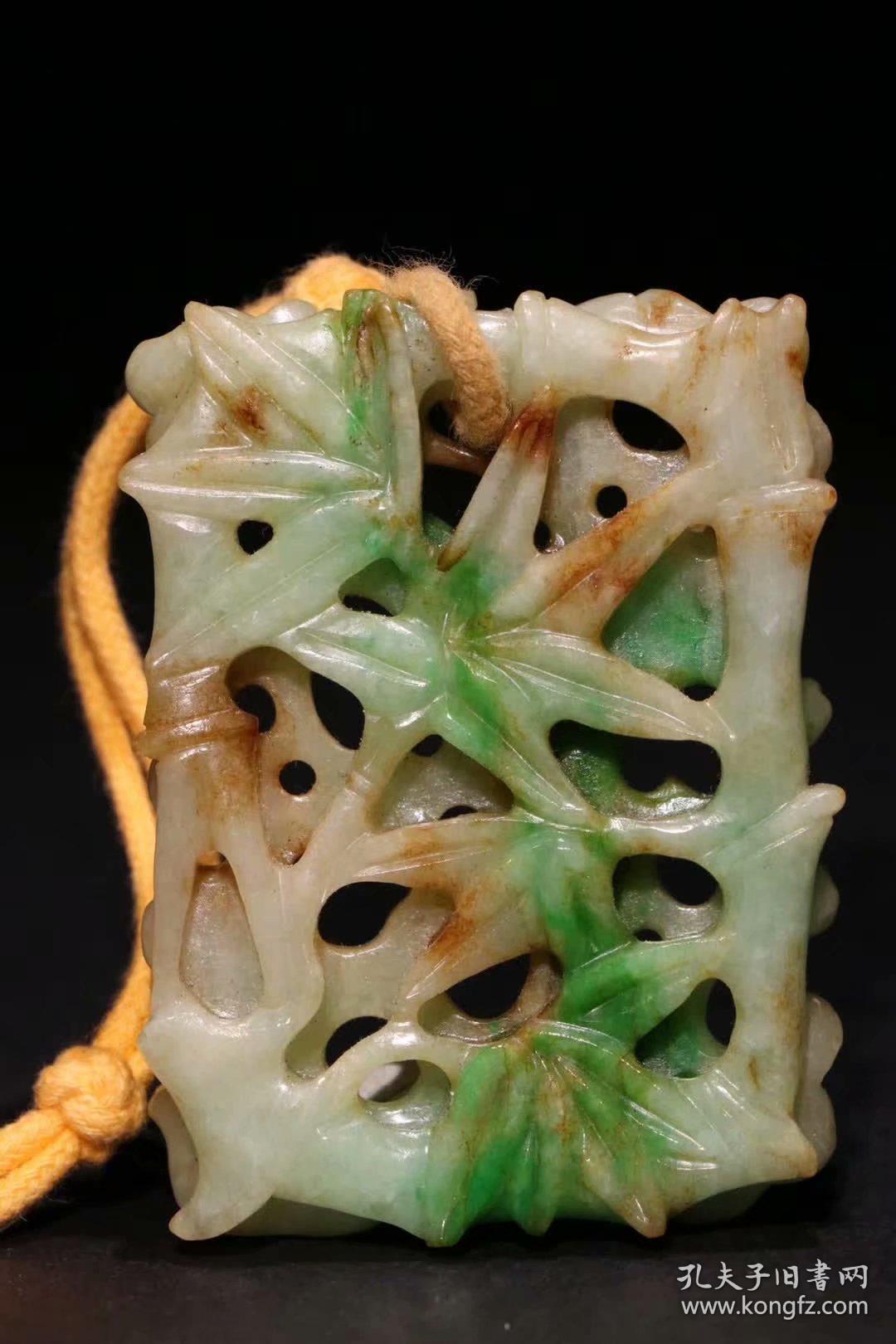 清代老翡翠透雕喜上眉梢挂佩