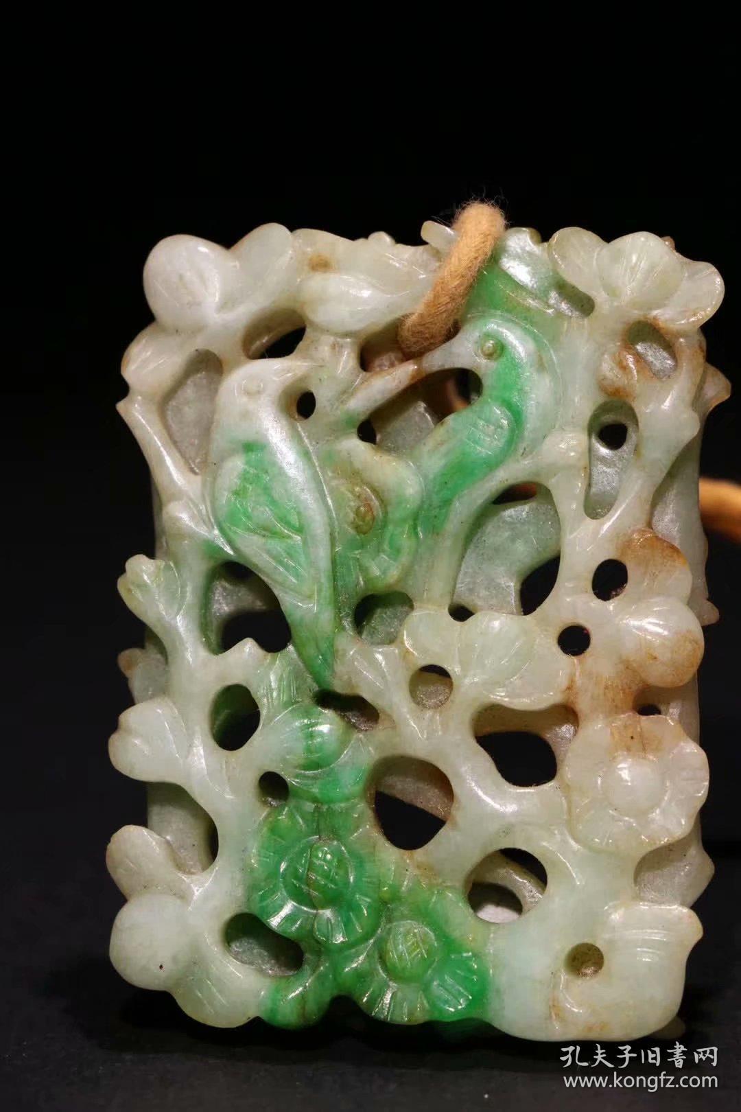 清代老翡翠透雕喜上眉梢挂佩