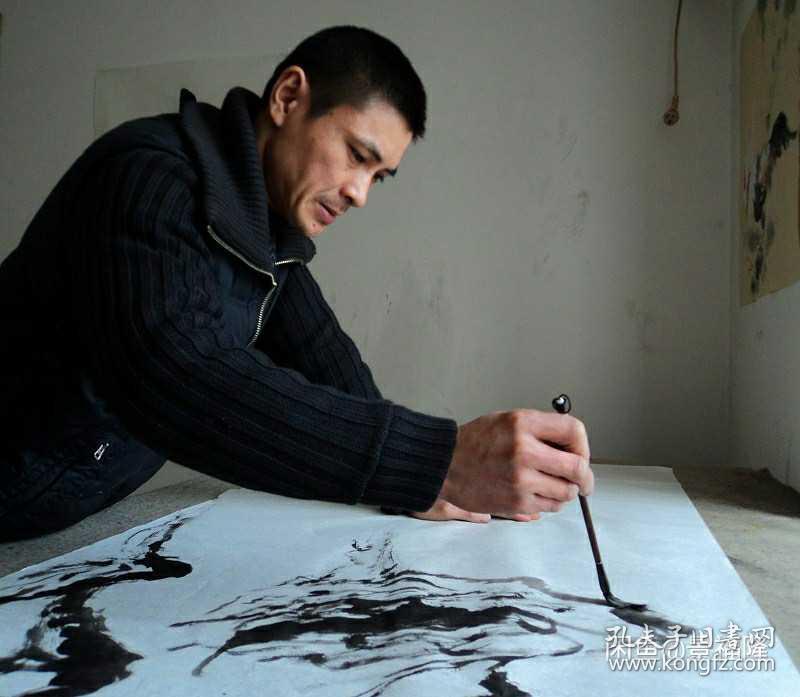 魏达先生的作品有着厚实的800_697