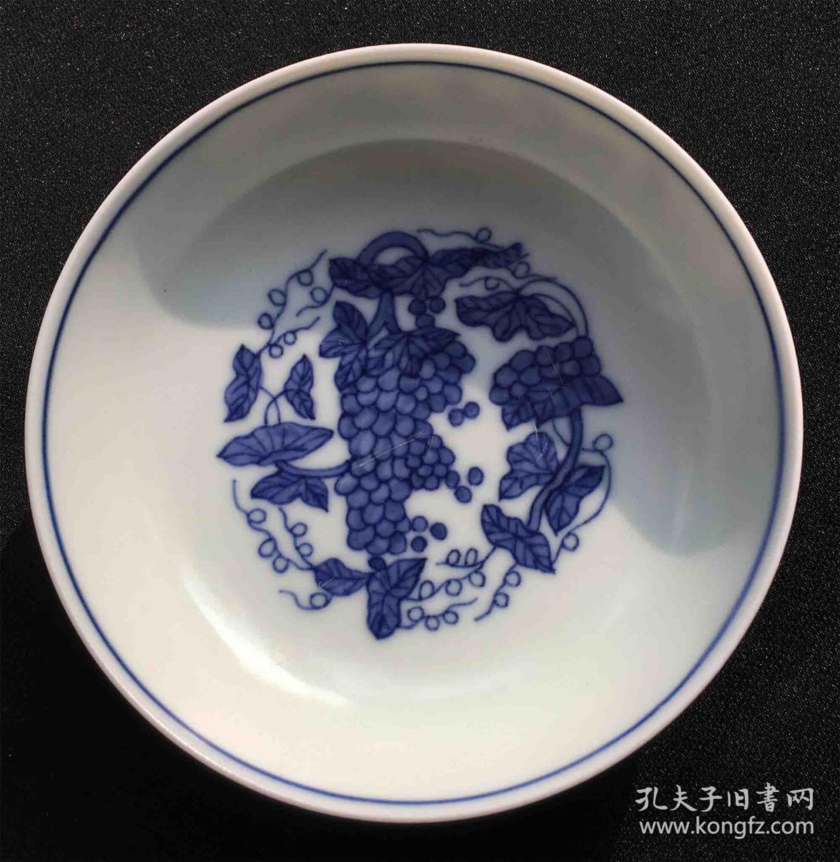 大明成化年制款加"万"字款青花葡萄纹碟(印尼海捞回流)