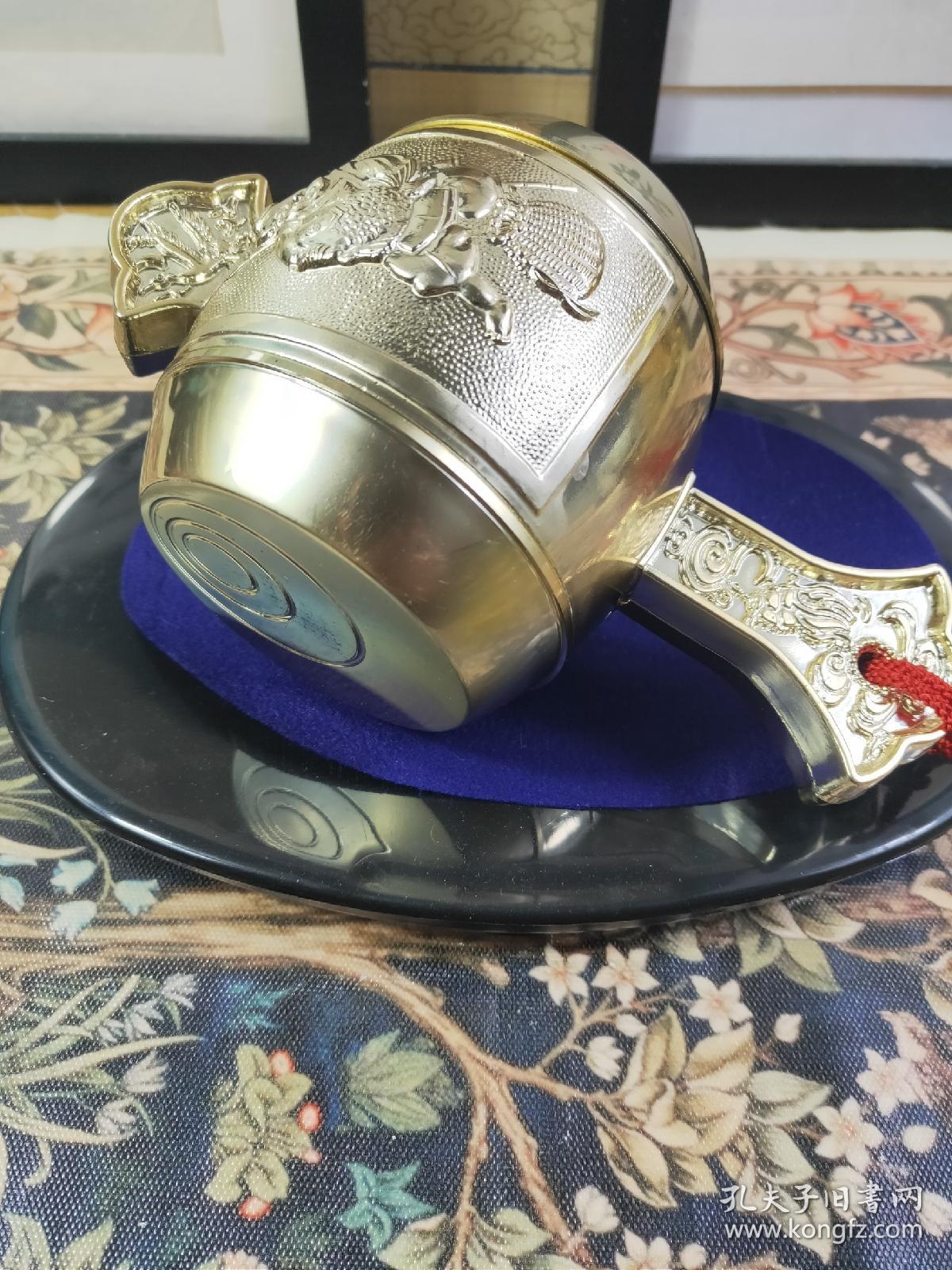 大黑天招财招福鎚锤 有底盘 挂红苏,从把至把顶总长19.5cm,福锤幅10.