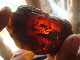 缅甸纯天然琥珀原石，26.8克封口原生裸石，原状原石，原汁原味，收藏珍品