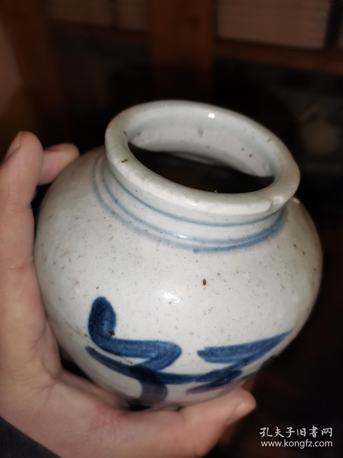 清代百子千孙文字青花罐,底足双圈款.