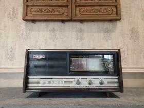 六十年代莺雀牌收音机老上海收音机