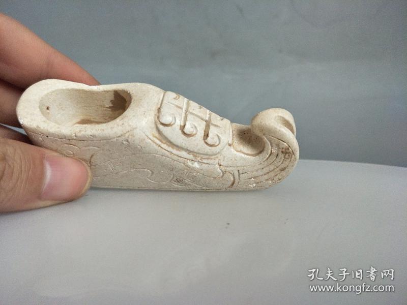 古玉战汉和田玉白玉鸡骨白手把件