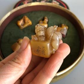 珍藏戊寅年黄易号小松篆刻寿山石田黄冻石瑞兽钮印章一套