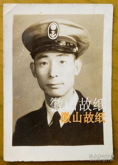 帽徽上有"青天白日"国民党党徽标志,漂亮~————学校简史:1948年于