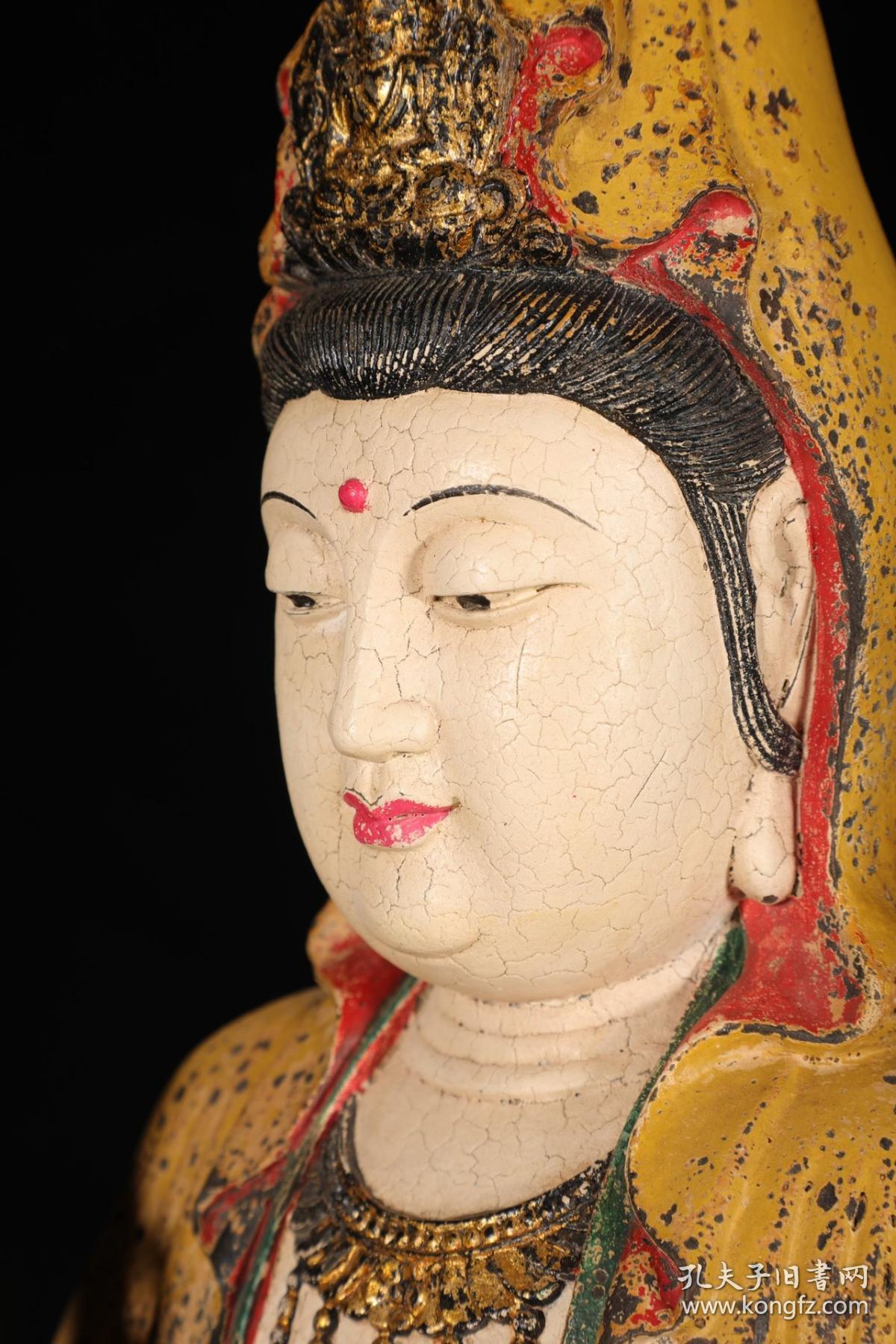 清 香樟木精绘观世音菩萨坐像 尺寸:高42cm 宽23cm 重4.