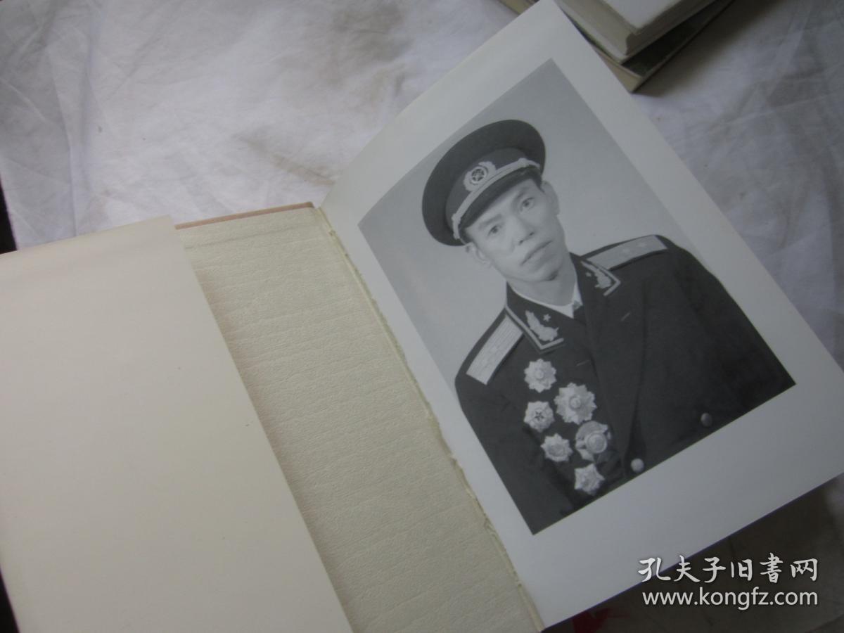 统领万岁军:梁兴初将军的戎马生涯 精装