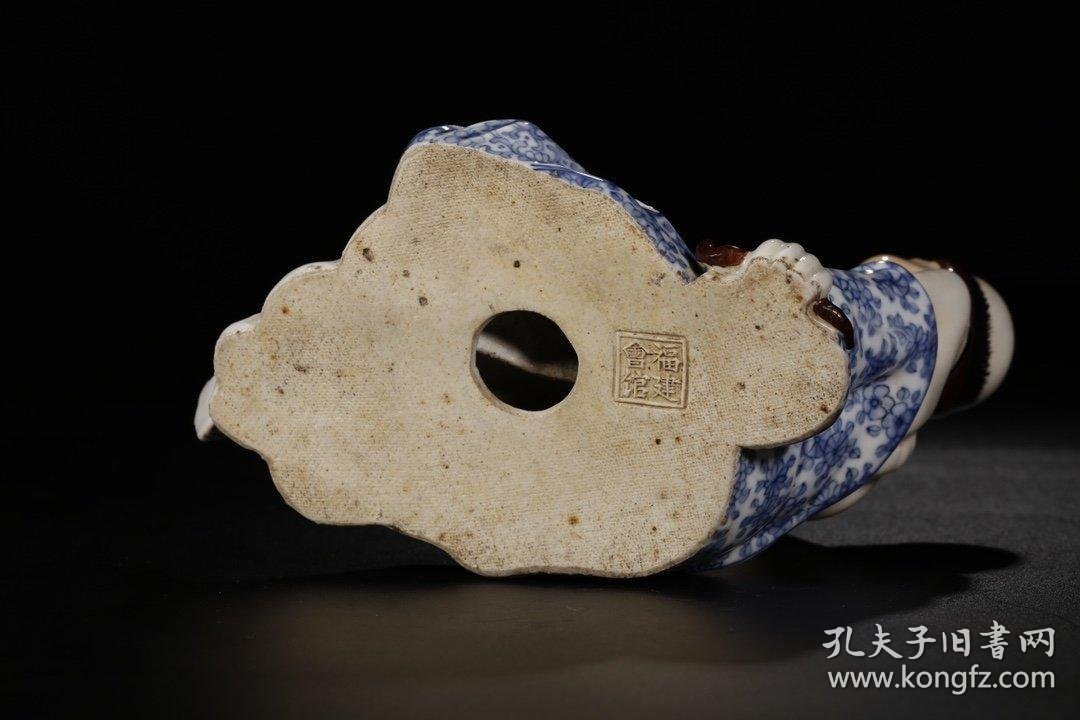 福建会馆青花铁拐李人物瓷塑像
