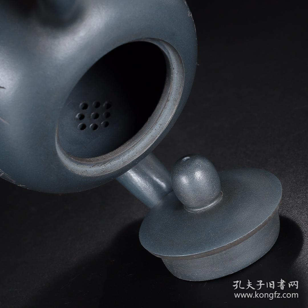 自号壶叟,老萍.宜兴紫砂名艺人,中国顾景舟美人肩紫砂壶