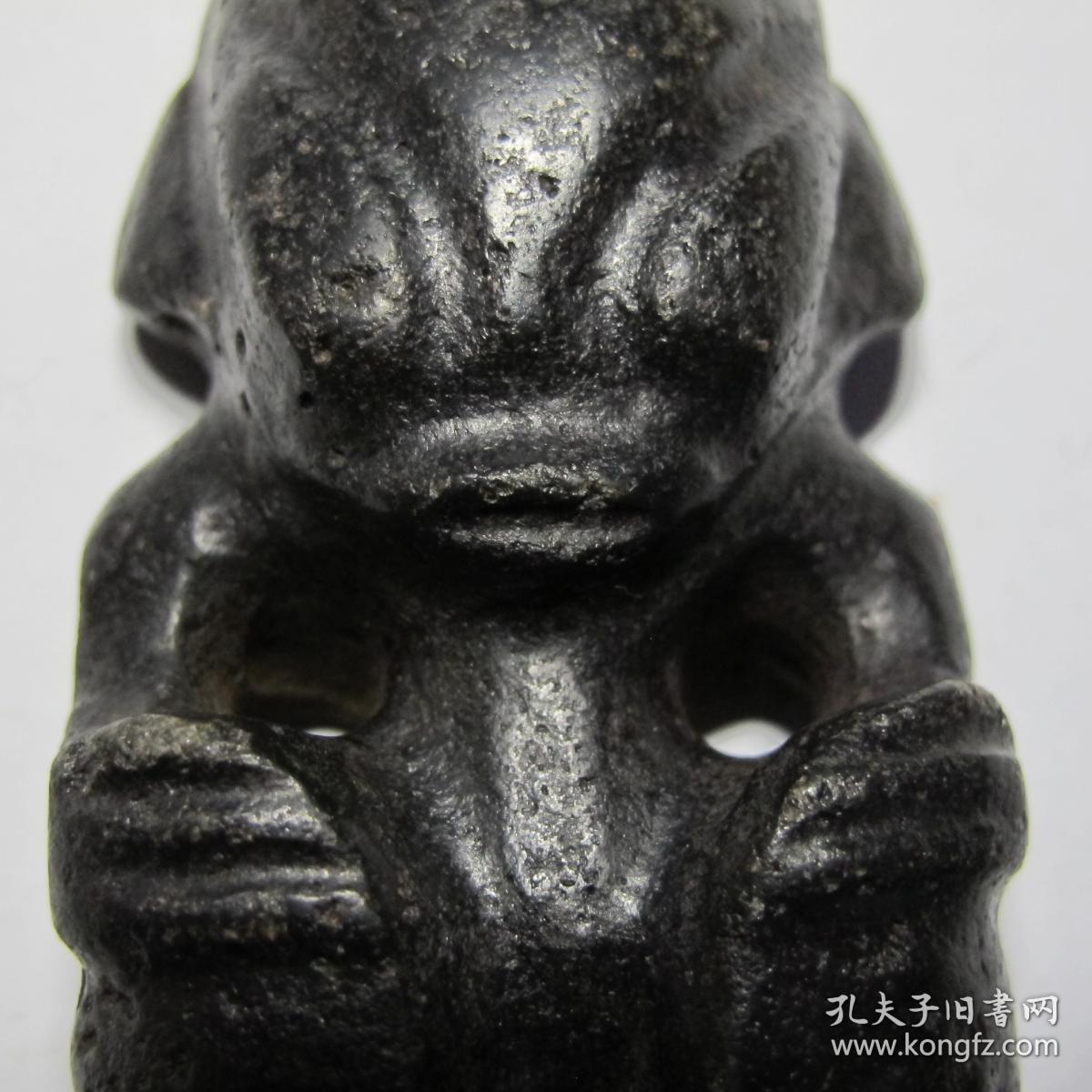 从文化起源逻辑上说,三星堆凸眼文化要么源于生活,要么有所继承,不