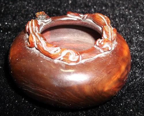 【图】犀牛角笔洗 高3.2厘米 肚子最大直径6厘米 重量39.